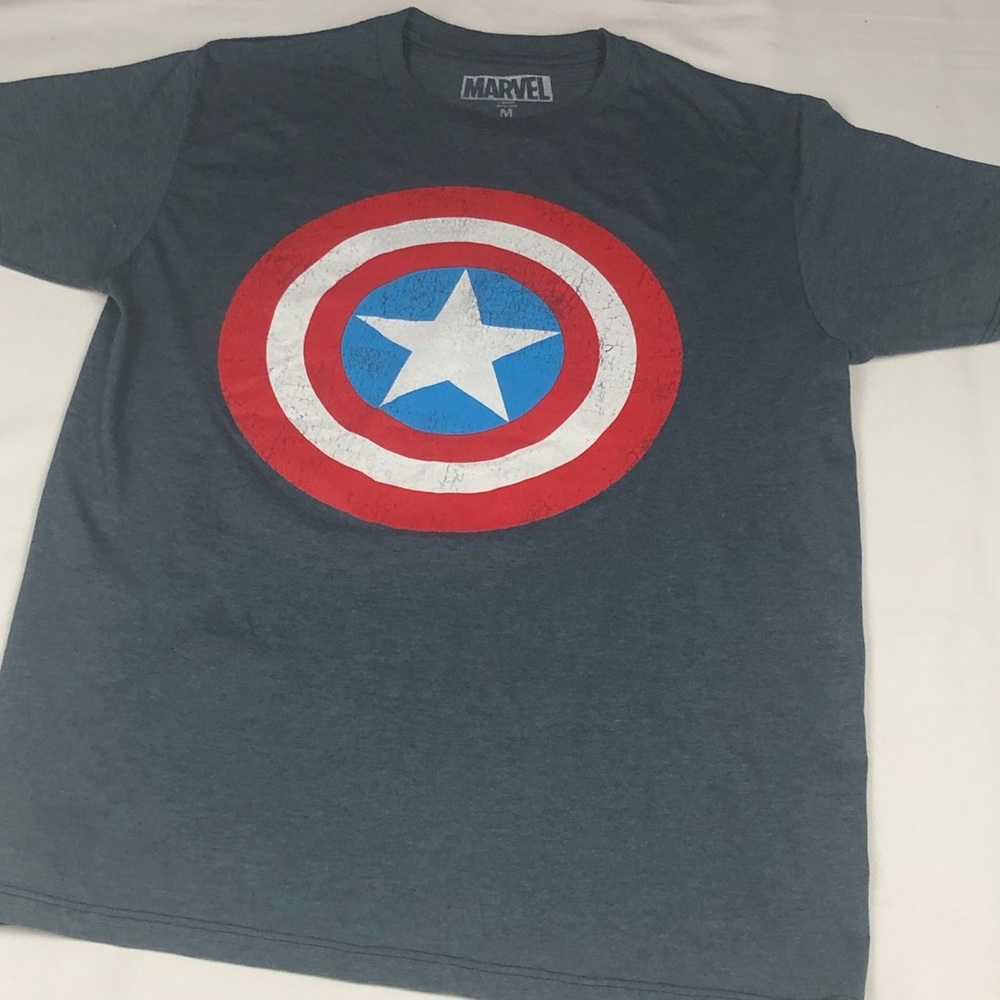 Marvel Captain America Shield Short Sleeve Medium